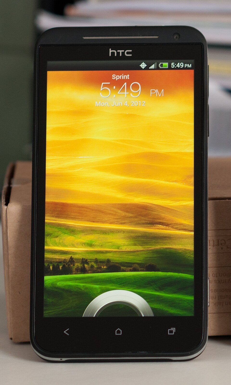 HTC EVO 4G LTE (Jet), foto